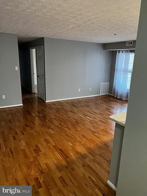 2 bed, 1.0 bath, 1112 sqft, $2,100 — Photo 4