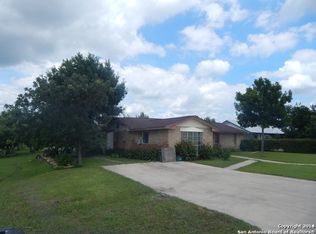 1515 Alsace Ave, Castroville, TX 78009
