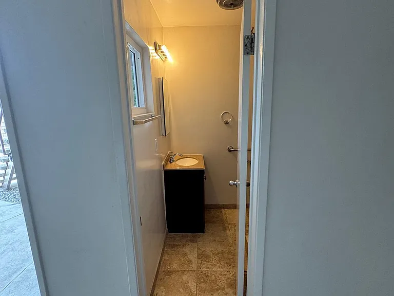 21015 Wood Ave #B — Photo 16