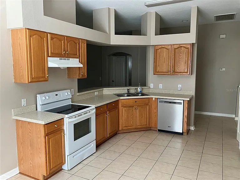 15848 Leatherleaf Ln — Photo 10