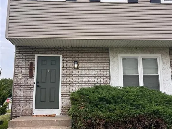 6201 E 127th St, Grandview, MO 64030