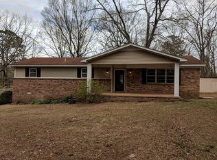 50 Lakeview Dr, Selmer, TN 38375
