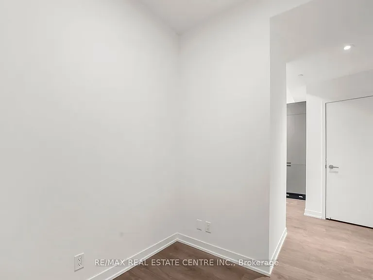 39 Mary St #2001 — Photo 17