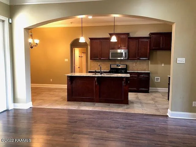 3 bed, 2.0 bath, 1510 sqft, $1,850 — Photo 3