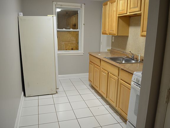 5th image of 2705 Round Rd