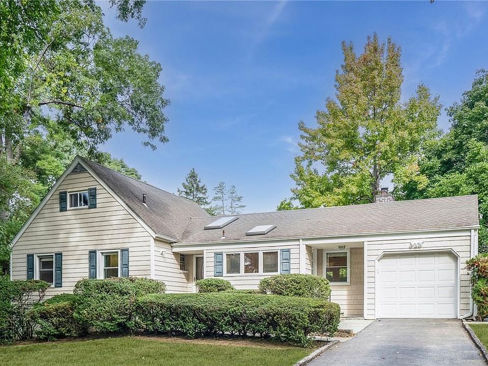 1st image of 5 Pine Park Drive
