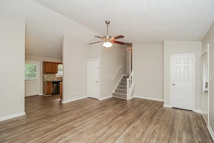 7660 Mountain Creek Way — Photo 6