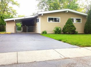 372 S Wolf Rd, Wheeling, IL 60090