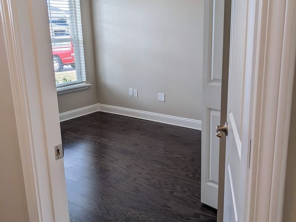 3rd image of 191 Ness Cir
