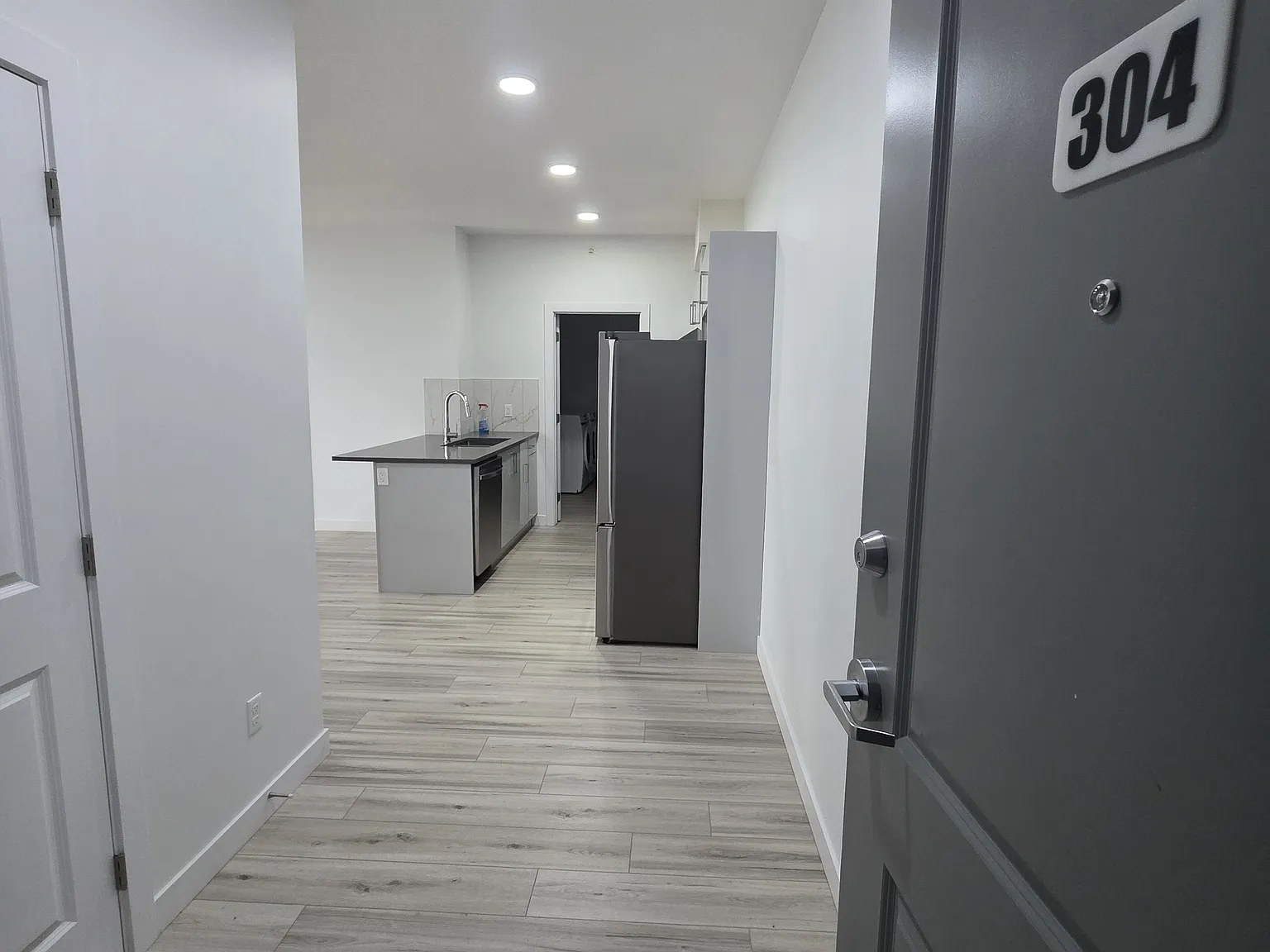 1 bed, 1093 sqft, $1,450 — Photo 1