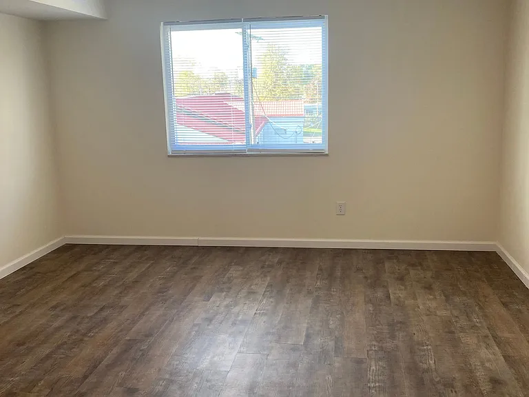 196 Maple Ave #25 — Photo 4