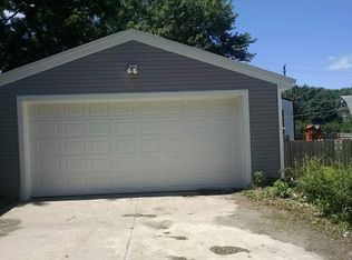 104 S Dundas St, Schaller, IA 51053