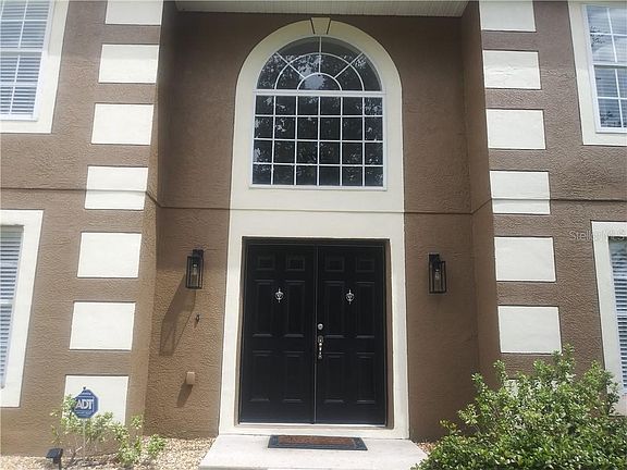 3rd image of 714 Valrico Hills Ln