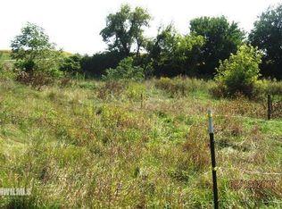 2790 N Blumendahl Rd, Freeport, IL 61032