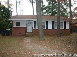 811 Calvin Cir, Fayetteville, NC 28303