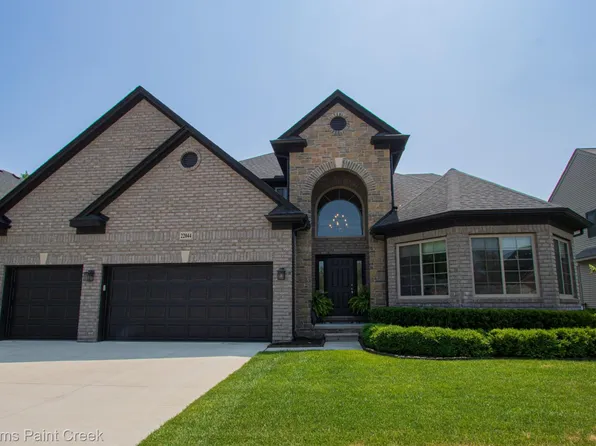 22044 Rio Grande Dr, Macomb, MI 48044