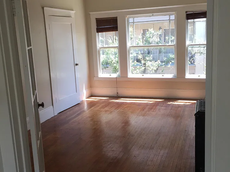 2535 Regent St #6 — Photo 21