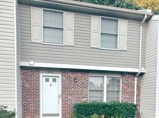 3931 Sunny Brook Ct, Woodbridge, VA 22192