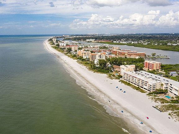 3rd image of 19610 Gulf Blvd #405