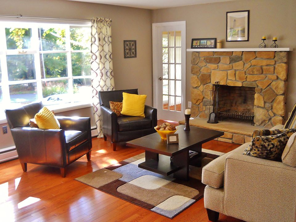 Stone FP In LR w/ Water View