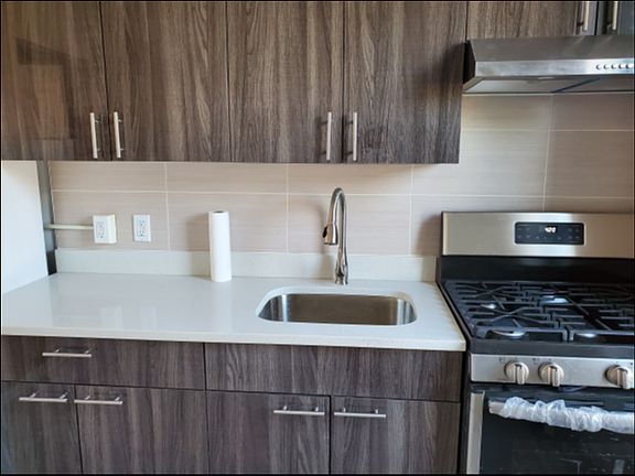 5th image of 40-26 Greenpoint Ave #2R