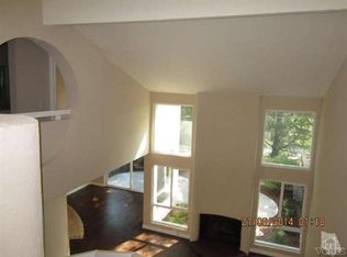 661 N Shadow Lake Dr, Thousand Oaks, CA 91360