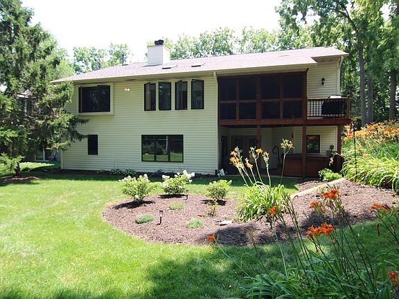 3rd image of 432 Village Wood Ln