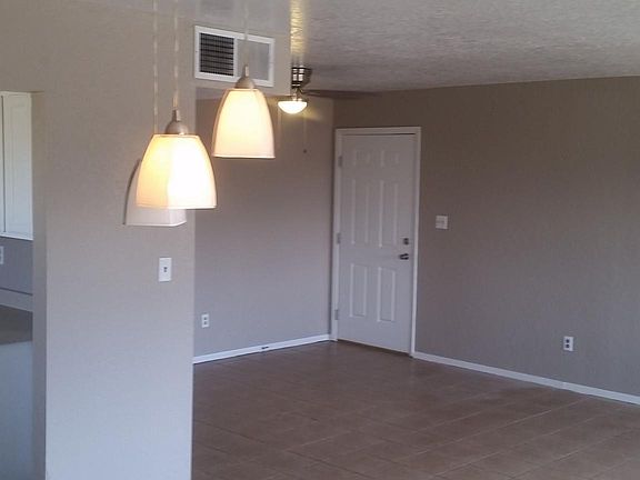 3rd image of 915 Utah Ave APT B