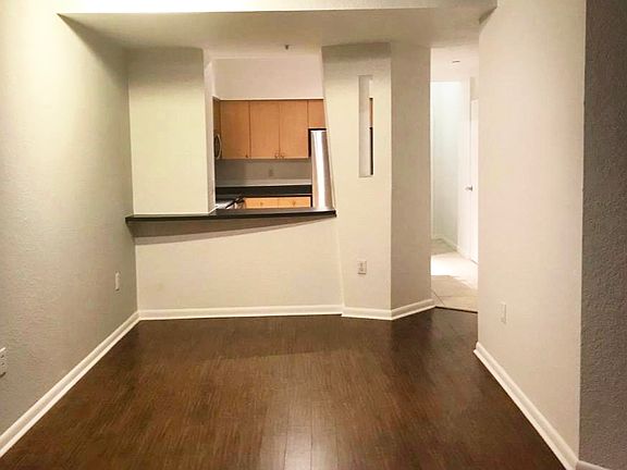 2nd image of 2421 W Horatio St Unit 815