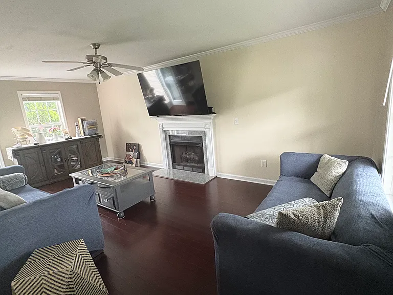 143 Beadle Ct — Photo 4