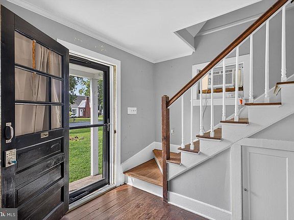 3rd image of 313 Linden Ave