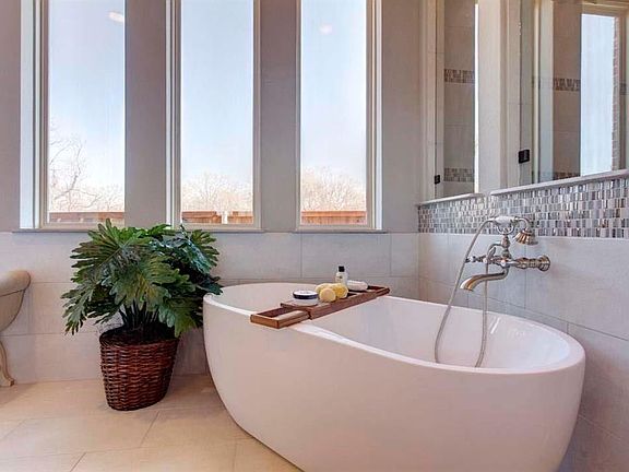 4th image of 3704 Bardolino Blvd