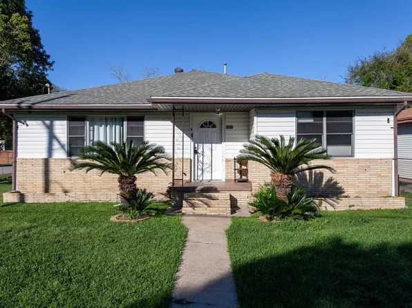 2248 7th Ave, Port Arthur, TX 77642