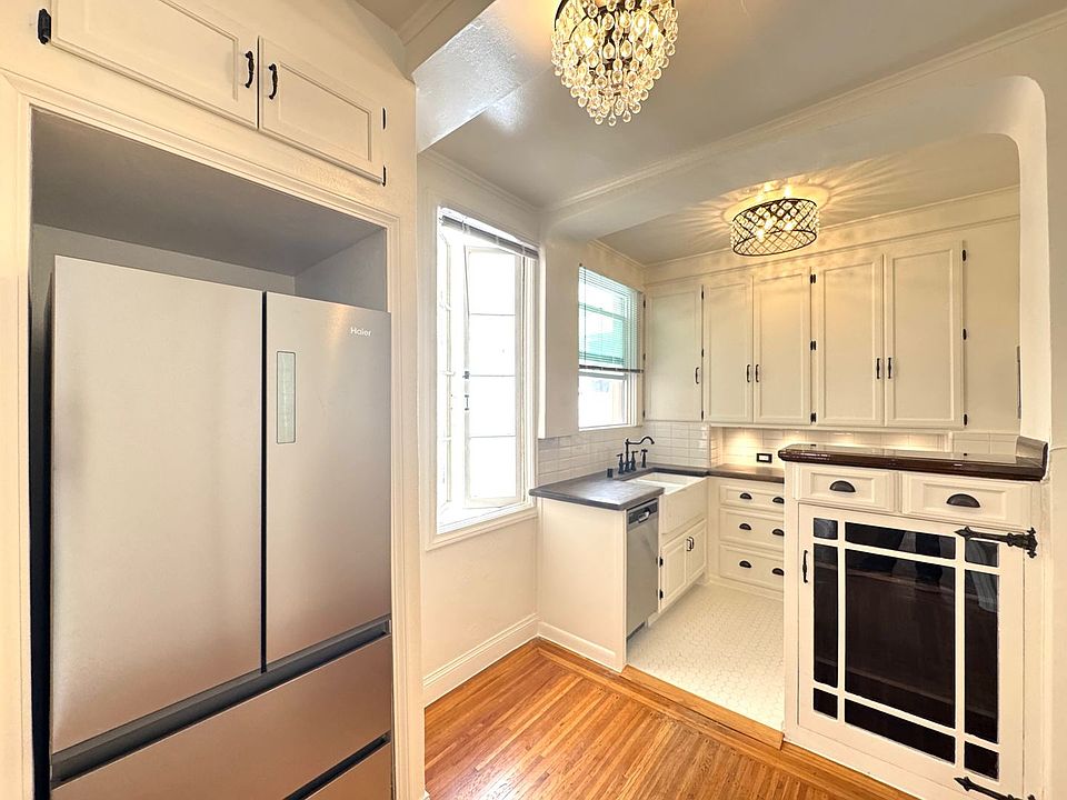 1st image of 1745 Franklin St APT 402