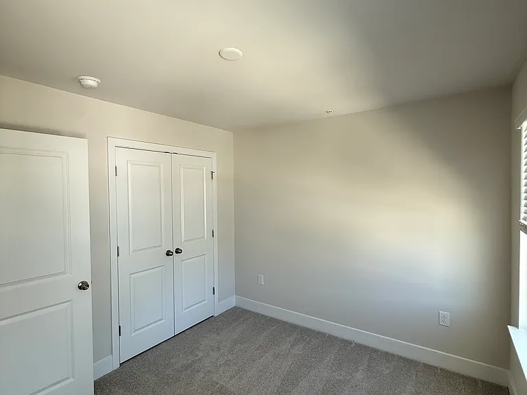 2110 Winterberry Ln — Photo 14