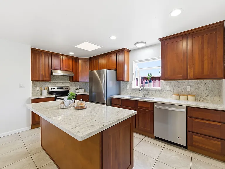 1850 Briarwood Dr — Photo 11