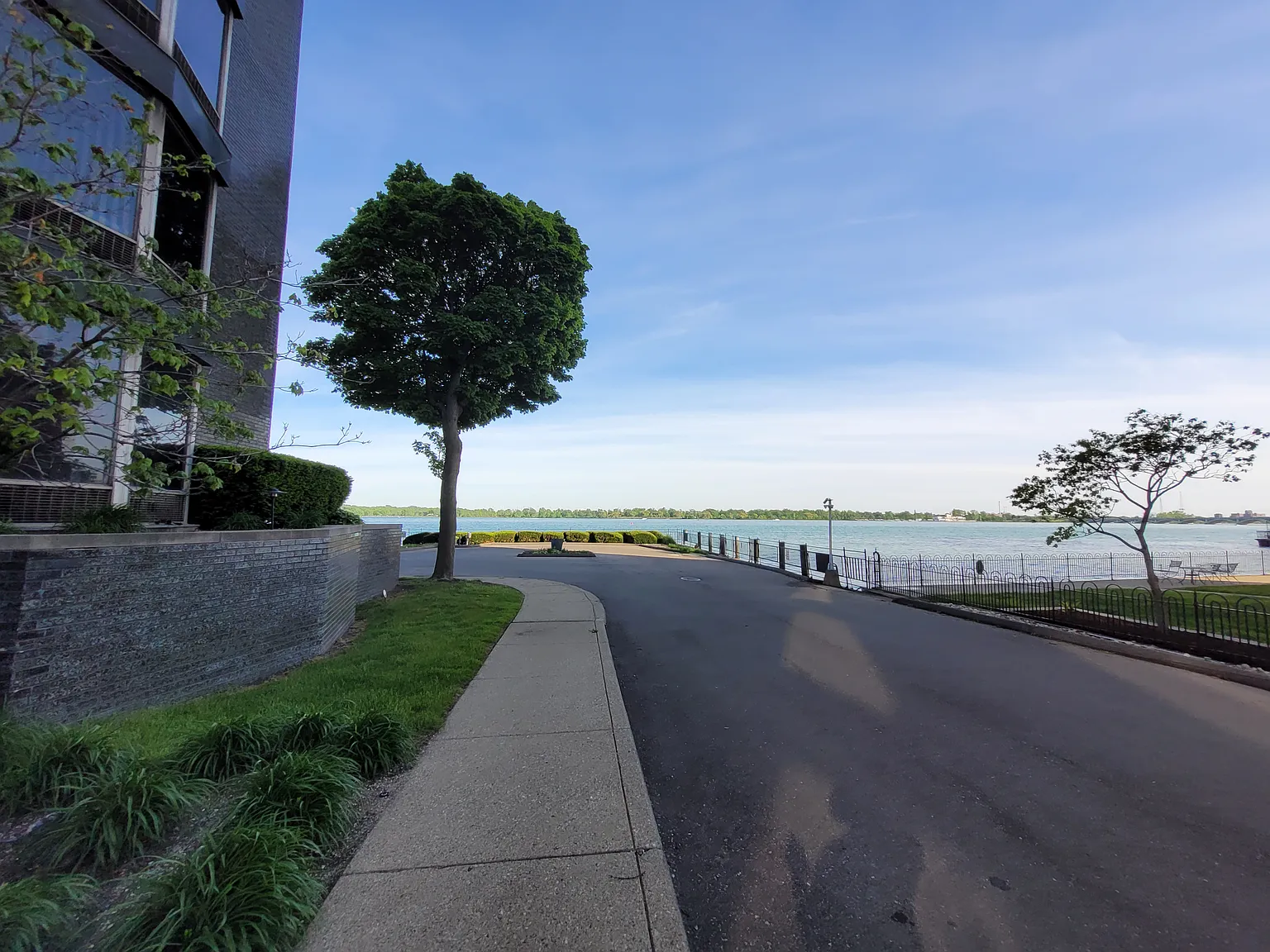 2 bed, 1142 sqft, $2,300 — Photo 3