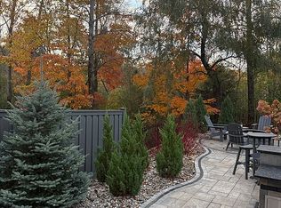 7 Woodlake Dr, Saratoga Springs, NY 12866