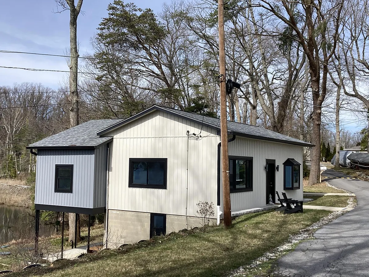 Side of home - 307 E Forest Trl