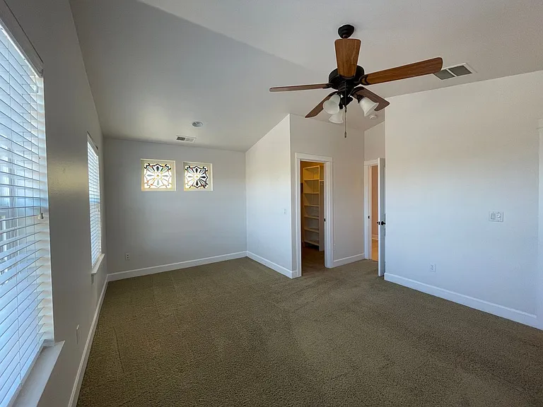 918 SW Vantage Point Way — Photo 17