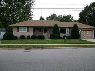 703 Parkway Ave, Elgin, IL 60120