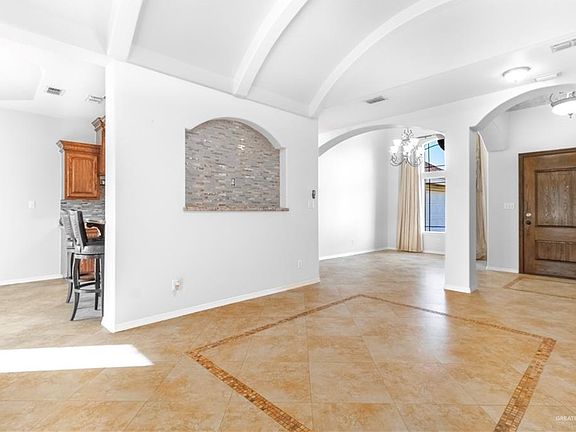 5th image of 107 Miranda Ln
