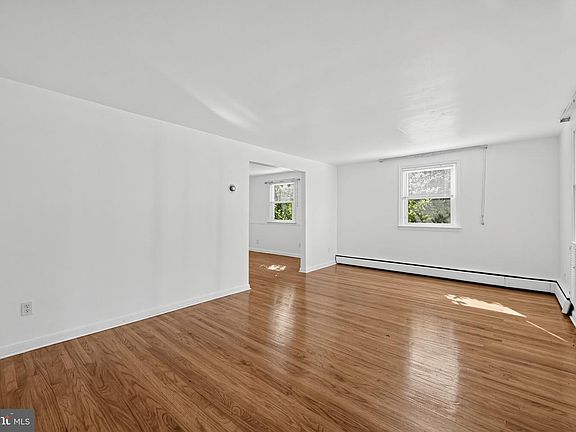 5th image of 614 Georgetown Rd