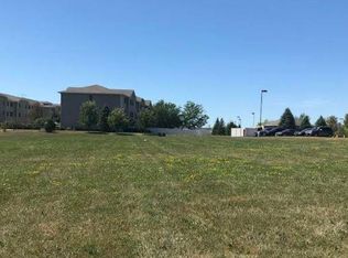 917 W 16th St, Pella, IA 50219