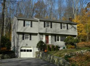 32 Essex St, North Andover, MA 01845