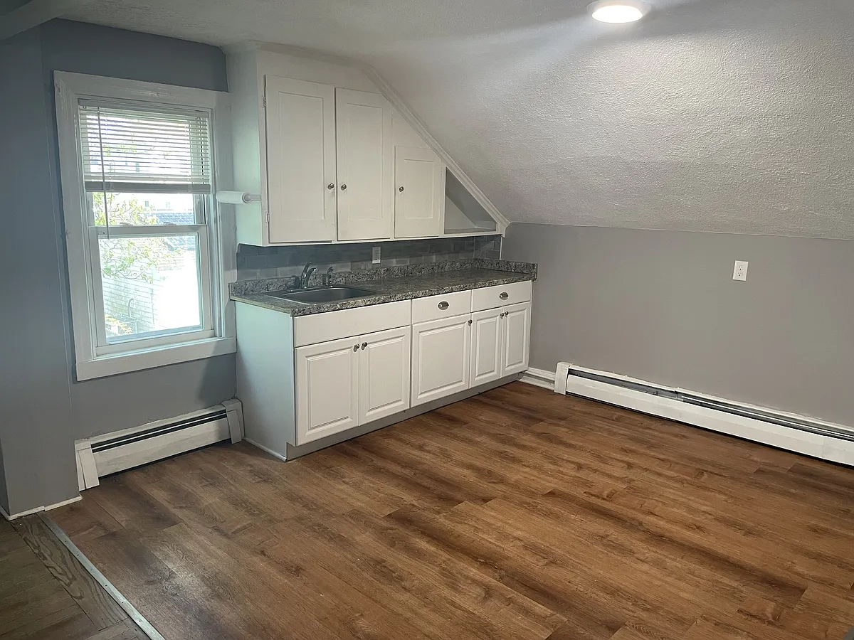 Building Photo - 78 6th St #2