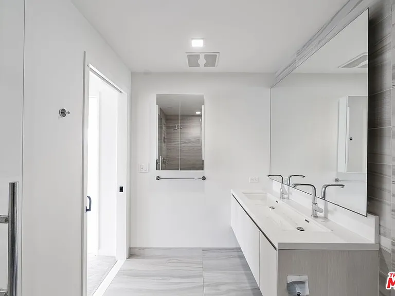 1050 S Grand Ave #1410 — Photo 14