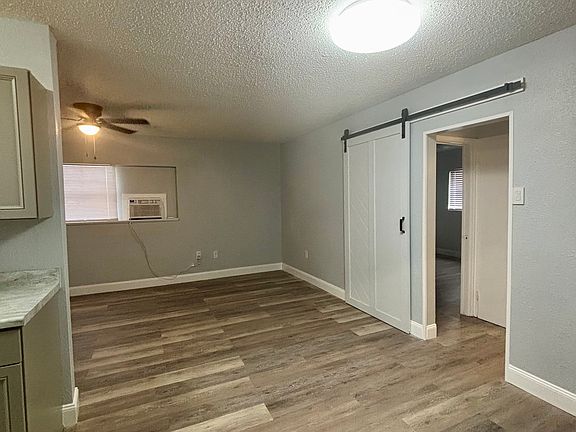 2nd image of 650 Avenue C SW Unit A