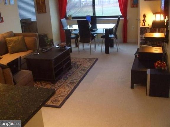3rd image of 2451 Midtown Ave #201