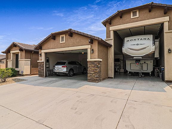 3rd image of 15977 W Canterbury Dr
